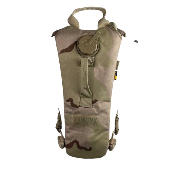 CamelBak Maximum Gear Desert Camo Nylon With Adjustable Straps Hydration Pack 3L - Picture 9 of 9